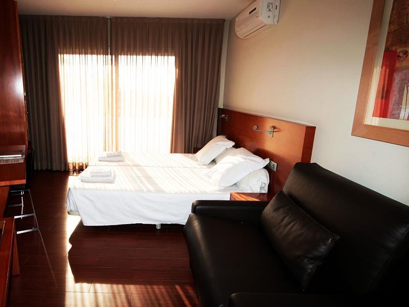 Apartamentos Turisticos Madanis L'Hospitalet de Llobregat Pokoj fotografie