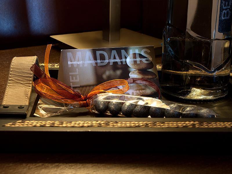 Apartamentos Turisticos Madanis L'Hospitalet de Llobregat Pokoj fotografie