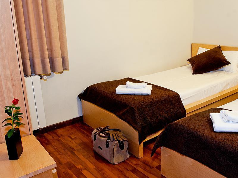 Apartamentos Turisticos Madanis L'Hospitalet de Llobregat Pokoj fotografie