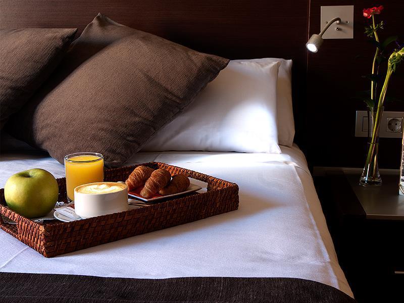 Apartamentos Turisticos Madanis L'Hospitalet de Llobregat Pokoj fotografie