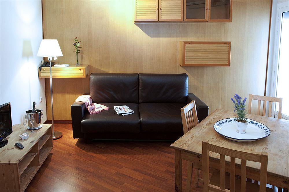 Apartamentos Turisticos Madanis L'Hospitalet de Llobregat Exteriér fotografie