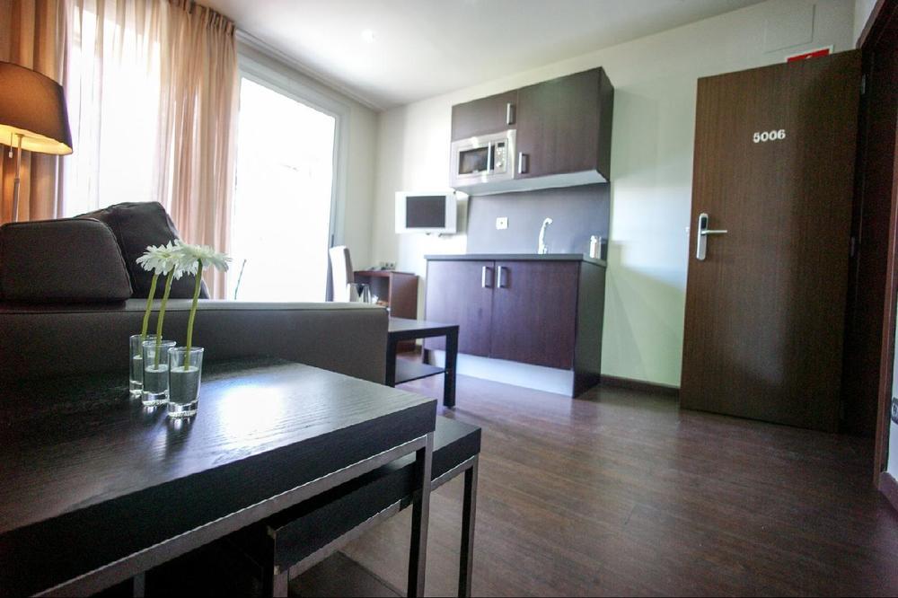 Apartamentos Turisticos Madanis L'Hospitalet de Llobregat Exteriér fotografie