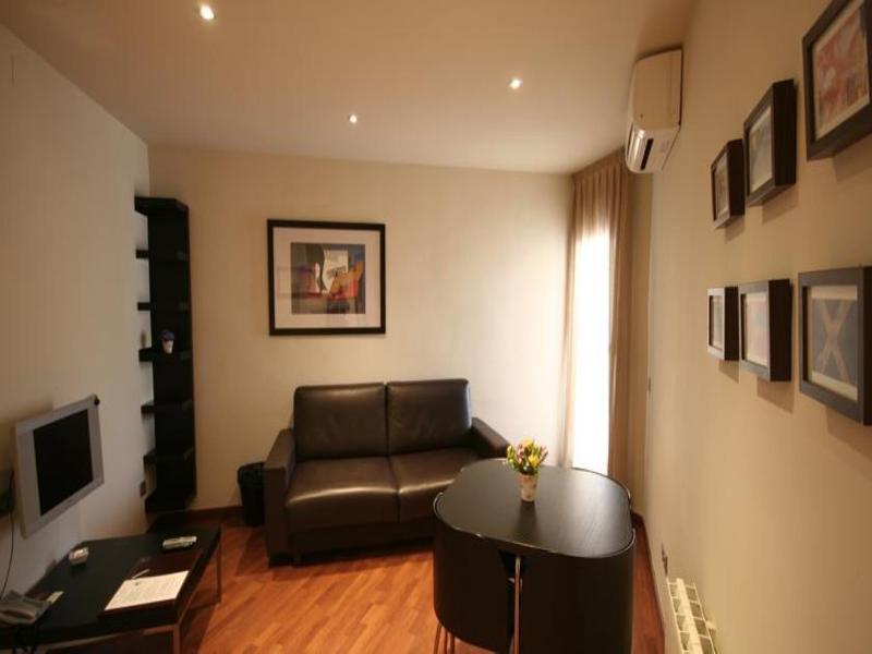 Apartamentos Turisticos Madanis L'Hospitalet de Llobregat Exteriér fotografie