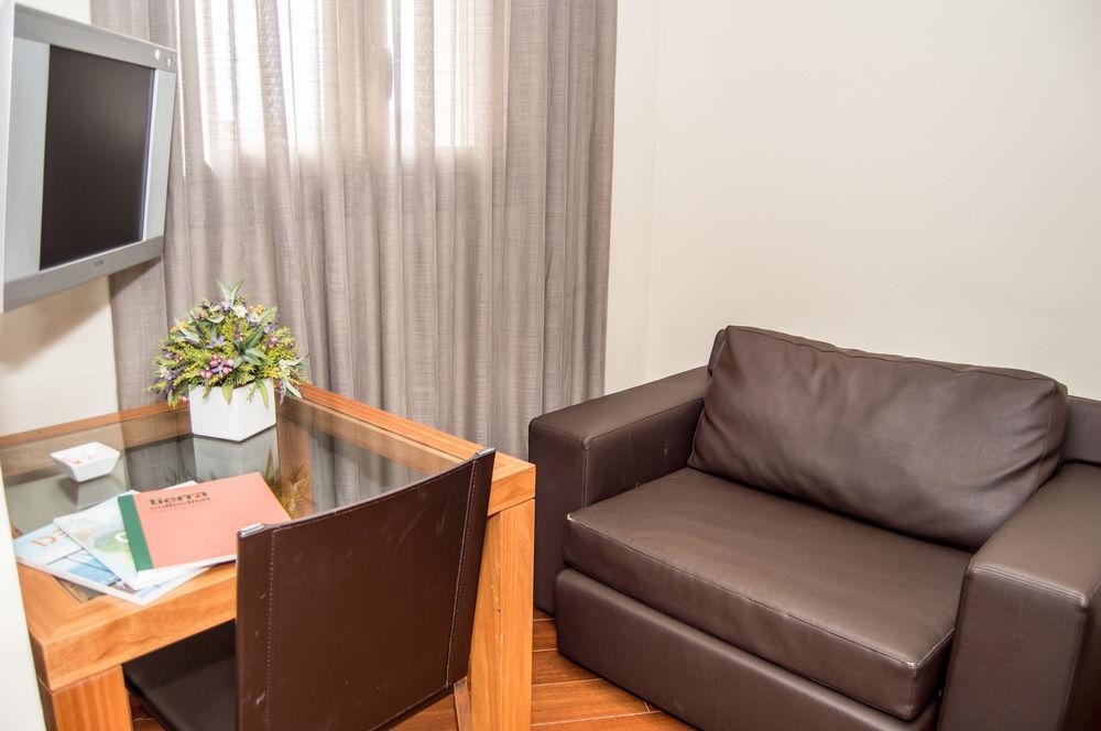 Apartamentos Turisticos Madanis L'Hospitalet de Llobregat Exteriér fotografie