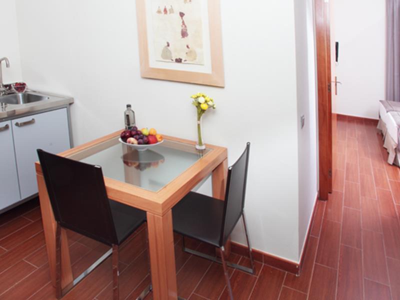 Apartamentos Turisticos Madanis L'Hospitalet de Llobregat Pokoj fotografie