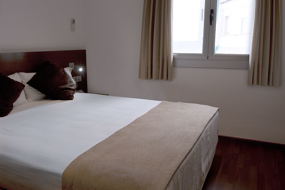 Apartamentos Turisticos Madanis L'Hospitalet de Llobregat Exteriér fotografie