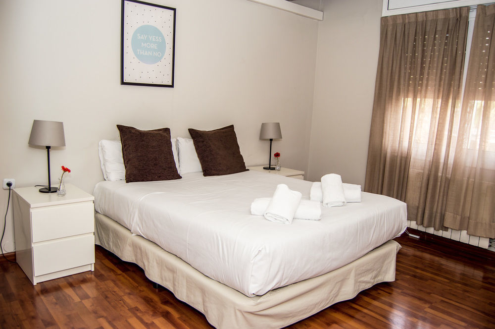 Apartamentos Turisticos Madanis L'Hospitalet de Llobregat Exteriér fotografie