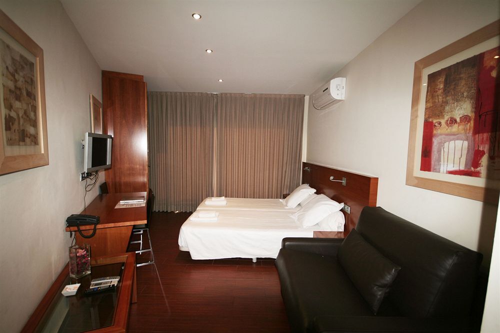 Apartamentos Turisticos Madanis L'Hospitalet de Llobregat Exteriér fotografie